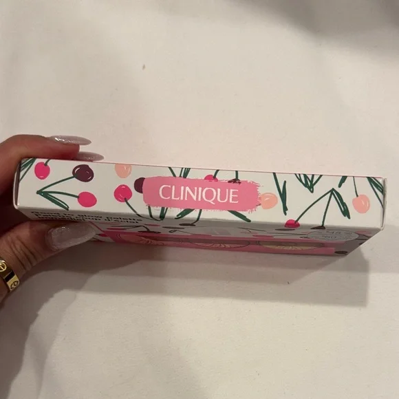 Clinique Radiant Glow Trio Palette - Picture 3 of 3